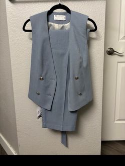Women's blue linen bundle of a sleeveless vest and tess vest and tailored pants