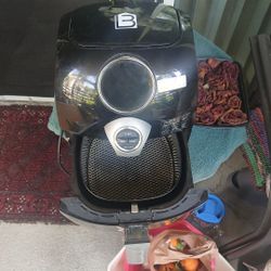 Programmable Air Fryer.   Like New.  About 6 Liters
