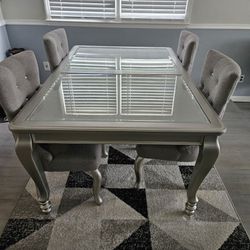 Dining Room Set With Table 4 Chairs And A Buffet Hutch