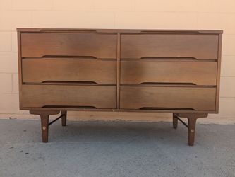 Mid-Century Modern Walnut 6-Drawer Dresser