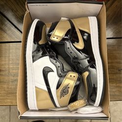 Jordan 1 Gold Toe