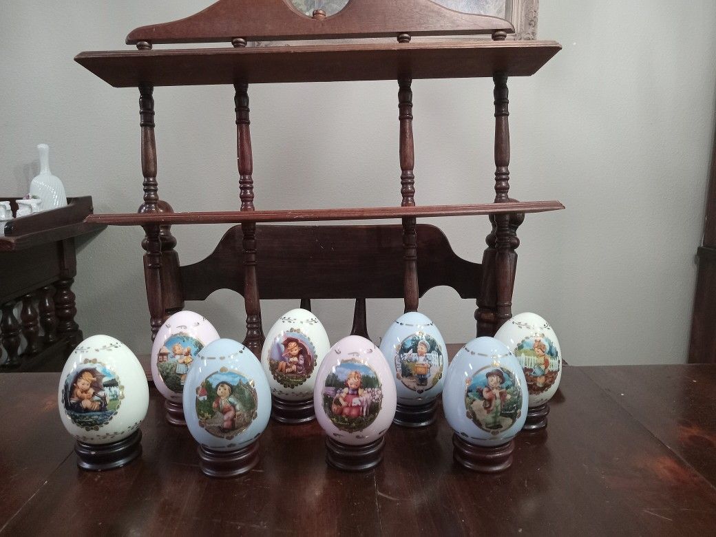 Hummel Eggs With Stands