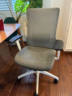 Novo Mesh Office Chair - High Back - Grey