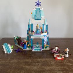 LEGO LEGO Disney Princess: Elsa’s Sparkling Ice Castle (#41062)