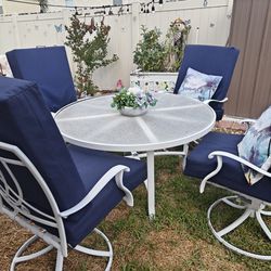 Newly Painted Patio Set $100 FIRM