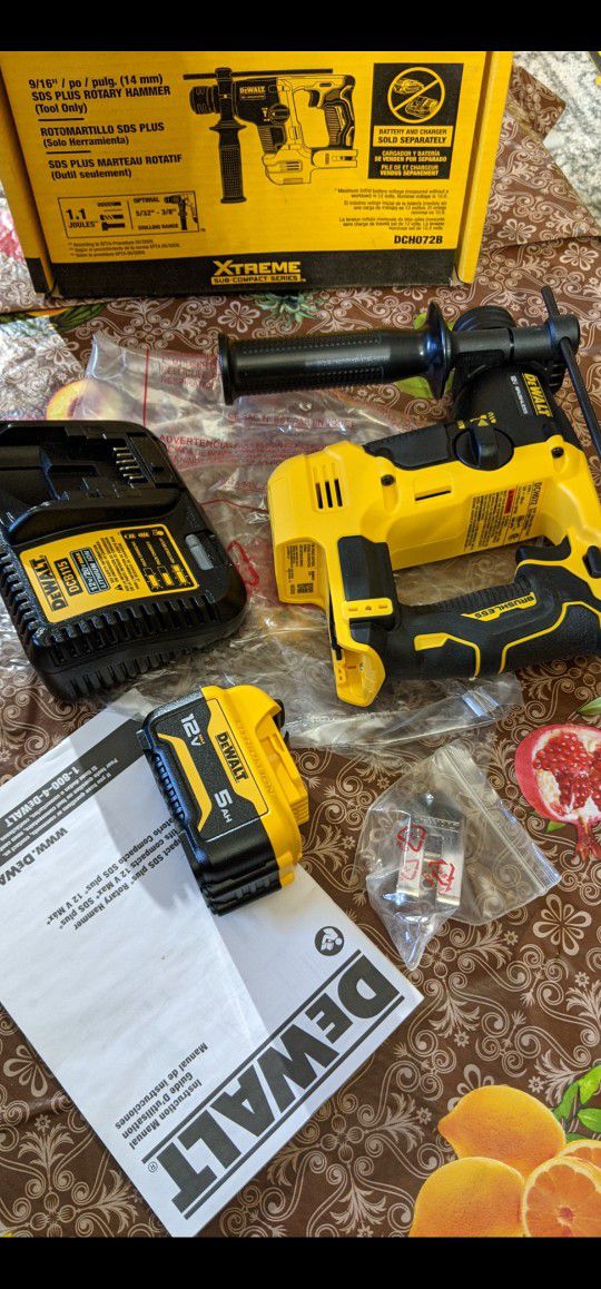 DEWALT  EXTREME  12-VOLT MAX  LITHIUM ION BRUSHLESS CORDLESS  SDS-PLUS ROTARY HAMMER  WITH HIGH CAPACITY 5.0AH BATTERY AND CHARGER KIT 