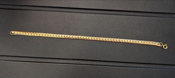 Gold Tone Herringbone 8" Bracelet