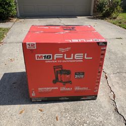 Brand New Milwaukee M18 FUEL 12 Gallon Dual Battery Wet/Dry Vacuum Kit w/ 12.0Ah Battery & Rapid Charger
