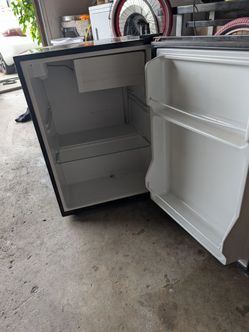 Mini fridge 45