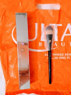 New Authentic- Lancome Foundation Brush