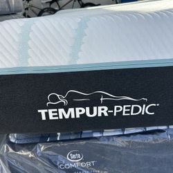 King Tempurpedic Pro Adapt Hybrid as like new as gets I can deliver or come see first   Only slept on for 8 months with mattress protection from pet f