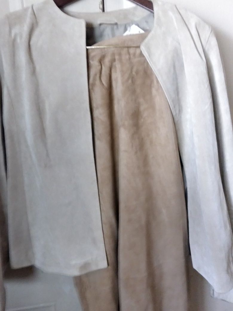 Seperates... suede skirt n jacket