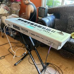 Korg Triton 