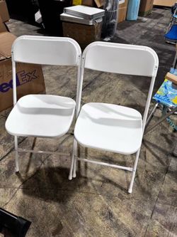 White Folding Chairs 2 Pack, Plastic Folding Chairs Outdoor Indoor, 350lb Capacity, Portable Event Chair, Lightweight Folding Chair, for Events Office