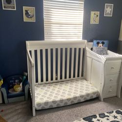 Crib/ Mattress 