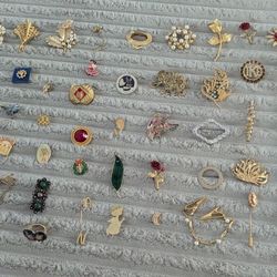 53 Vintage Pins And Brooches 
