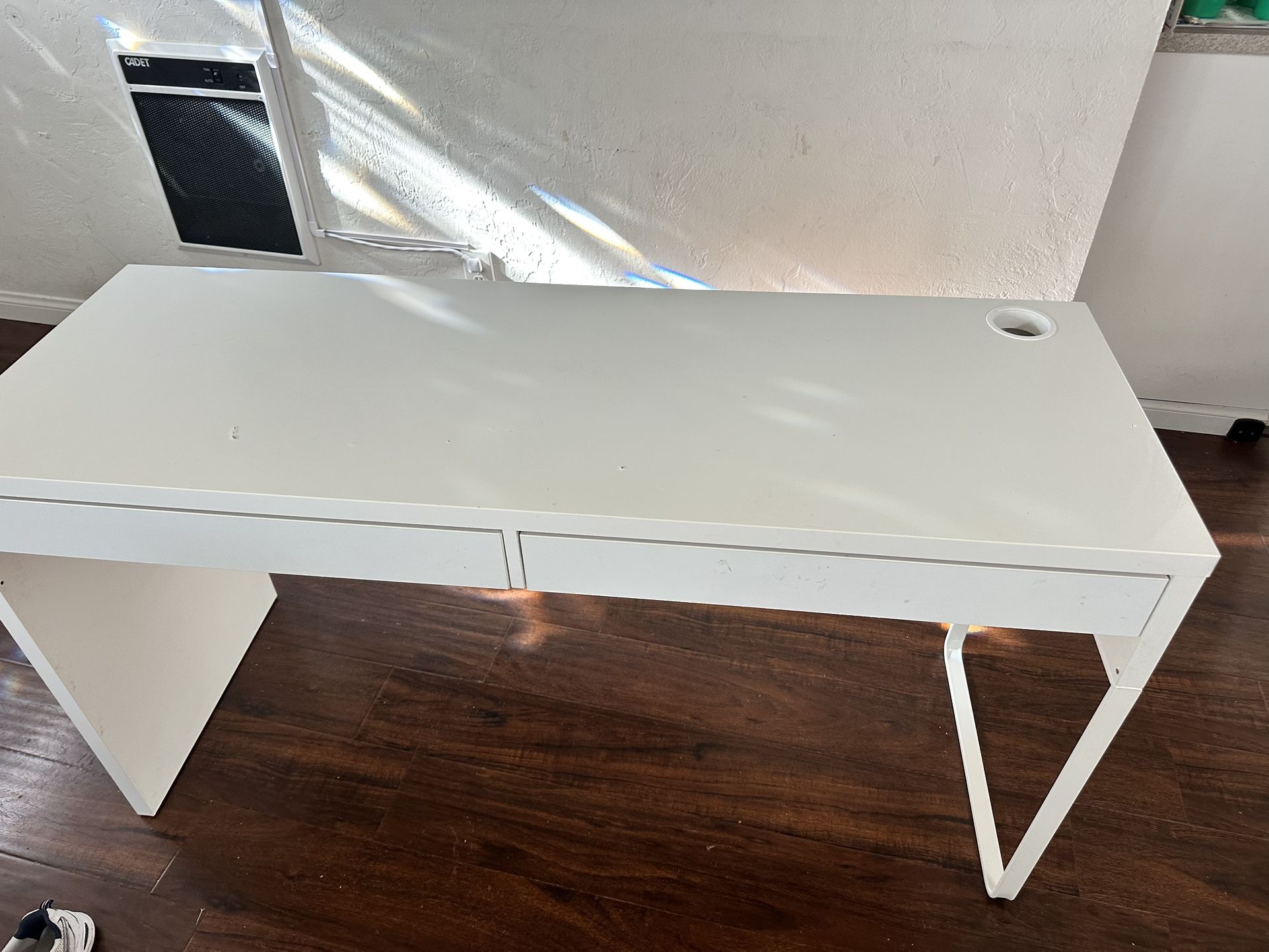 White Desk