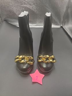 Cape Robbin boots size 6.5