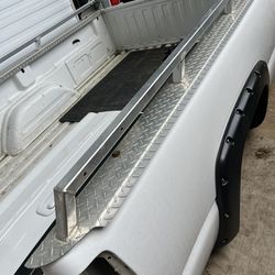2006 Gmc 8ft Truck Bed