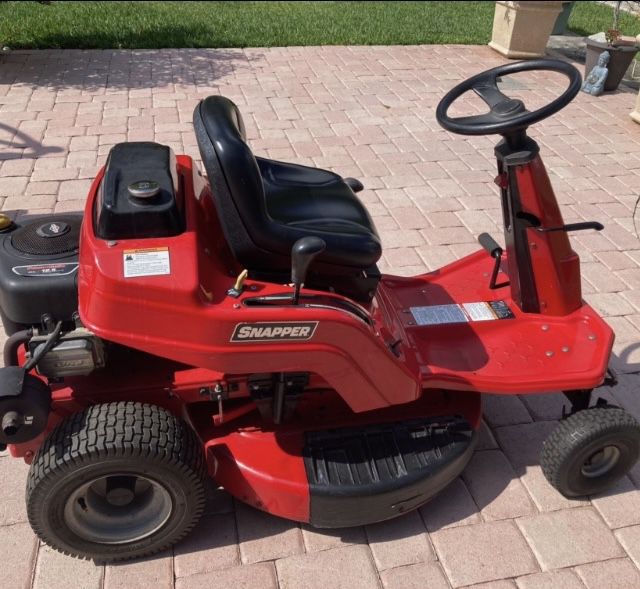 2013 Snapper Riding Mower 