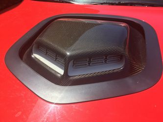 Carbon fiber OEM, no vinyl. SPOILER & SCOOP