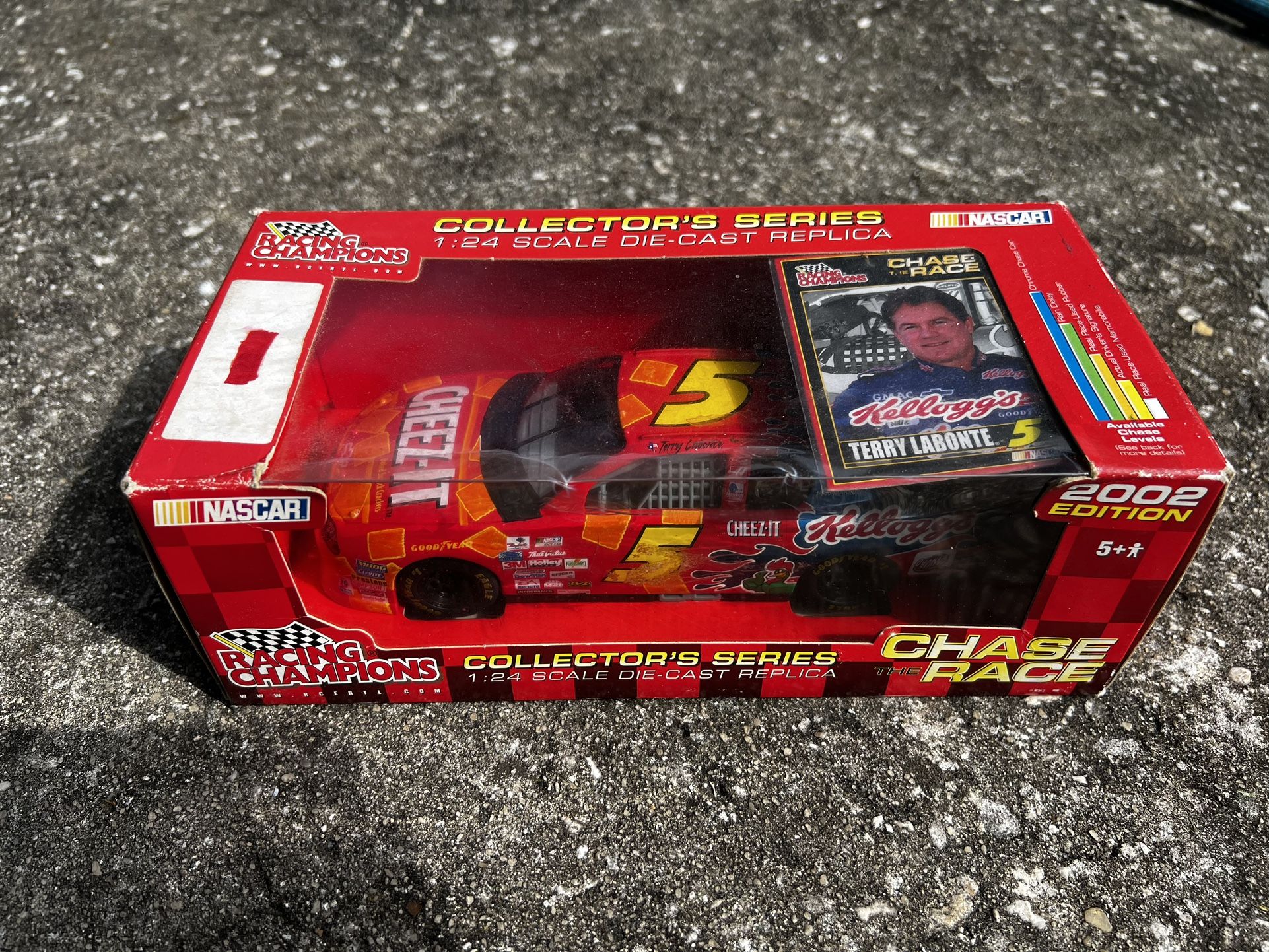 Racing, Champion Collector Series - Chase Race 2012 - Terry Labonte, Kellogg’s Cheez-It RaceCar