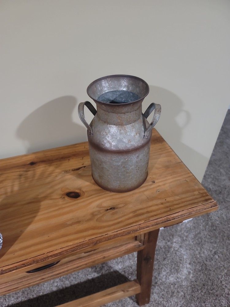 8 Inch Rustic Metal Farmhouse Vase