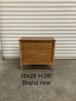 Antique chest dresser with spindle legs