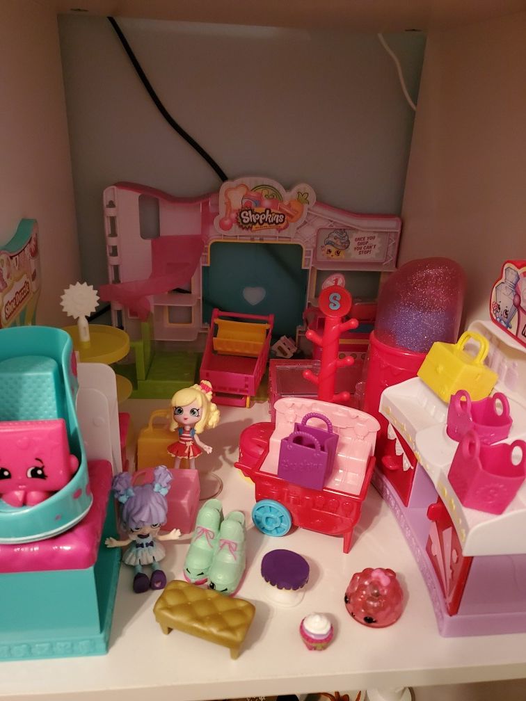 Huge selection of Shopkins