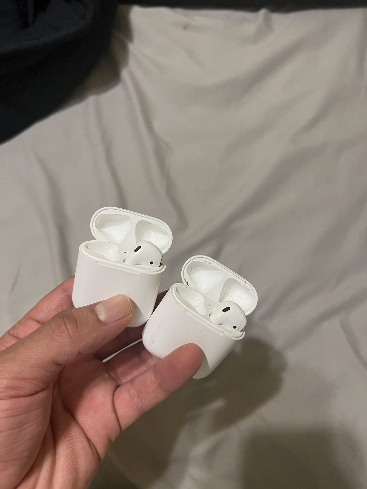 2x Airpod Wireless Headphones Missing Left Air Pod On Both 