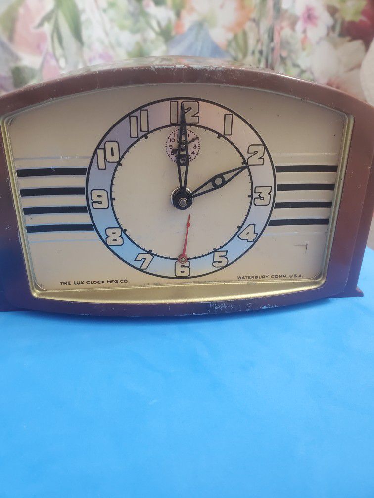 Vintage Chatham Clock By The Lux Clock Mfg Co