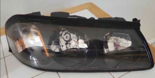 2000-2005 OE Chevy Impala Passenger Headlight Assembly With Bulb