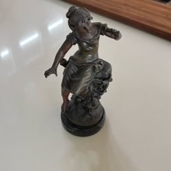 VINTAGE BRONZE LADY STATUE