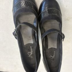 Women’s Heeled Mary Janes