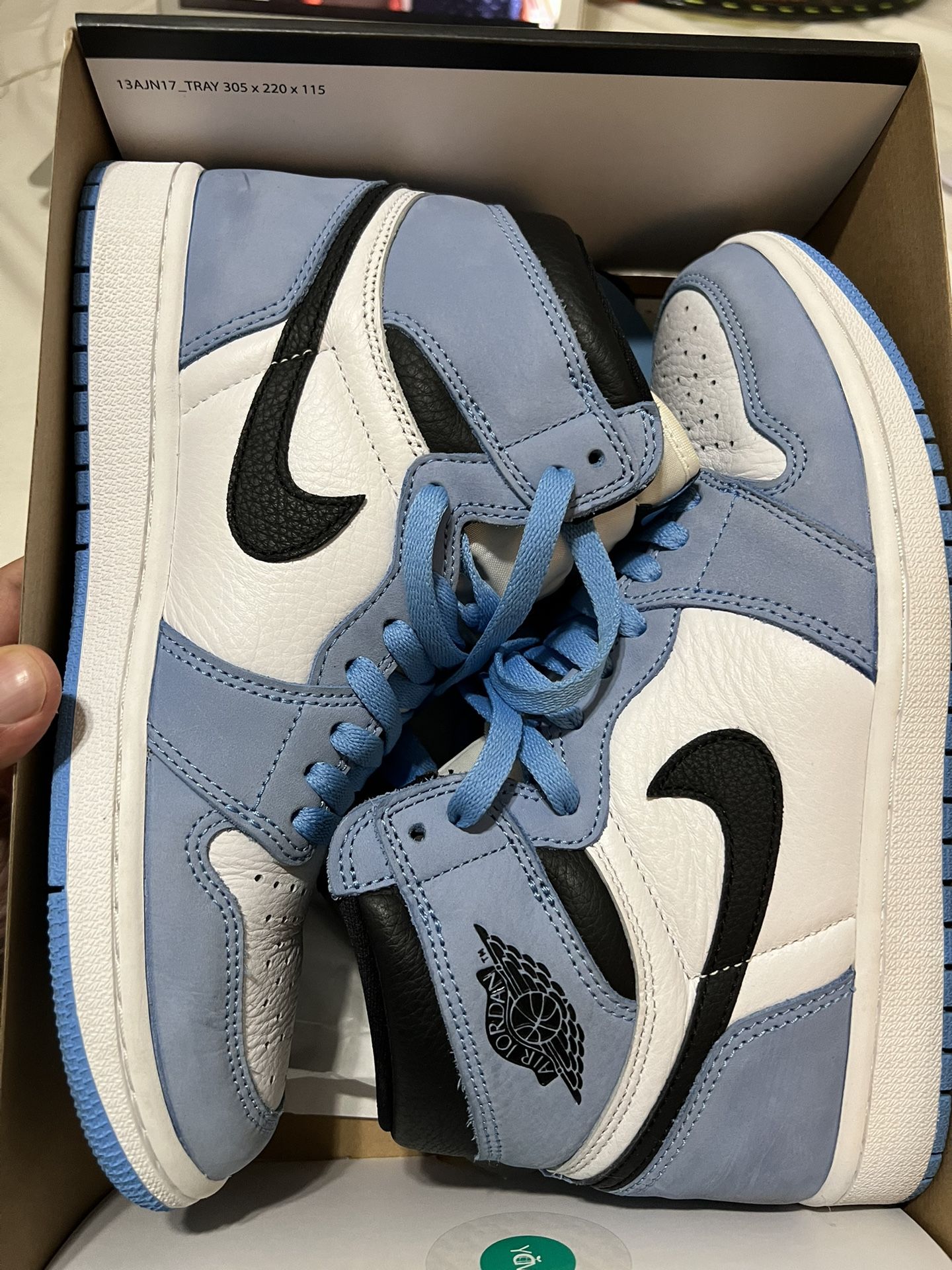 Air Jordan 1 Retro High University Blue