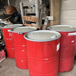 55 Gallon drum W/ Reusable lid