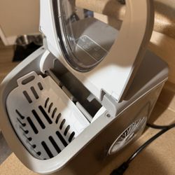 Ice Maker Frigidaire