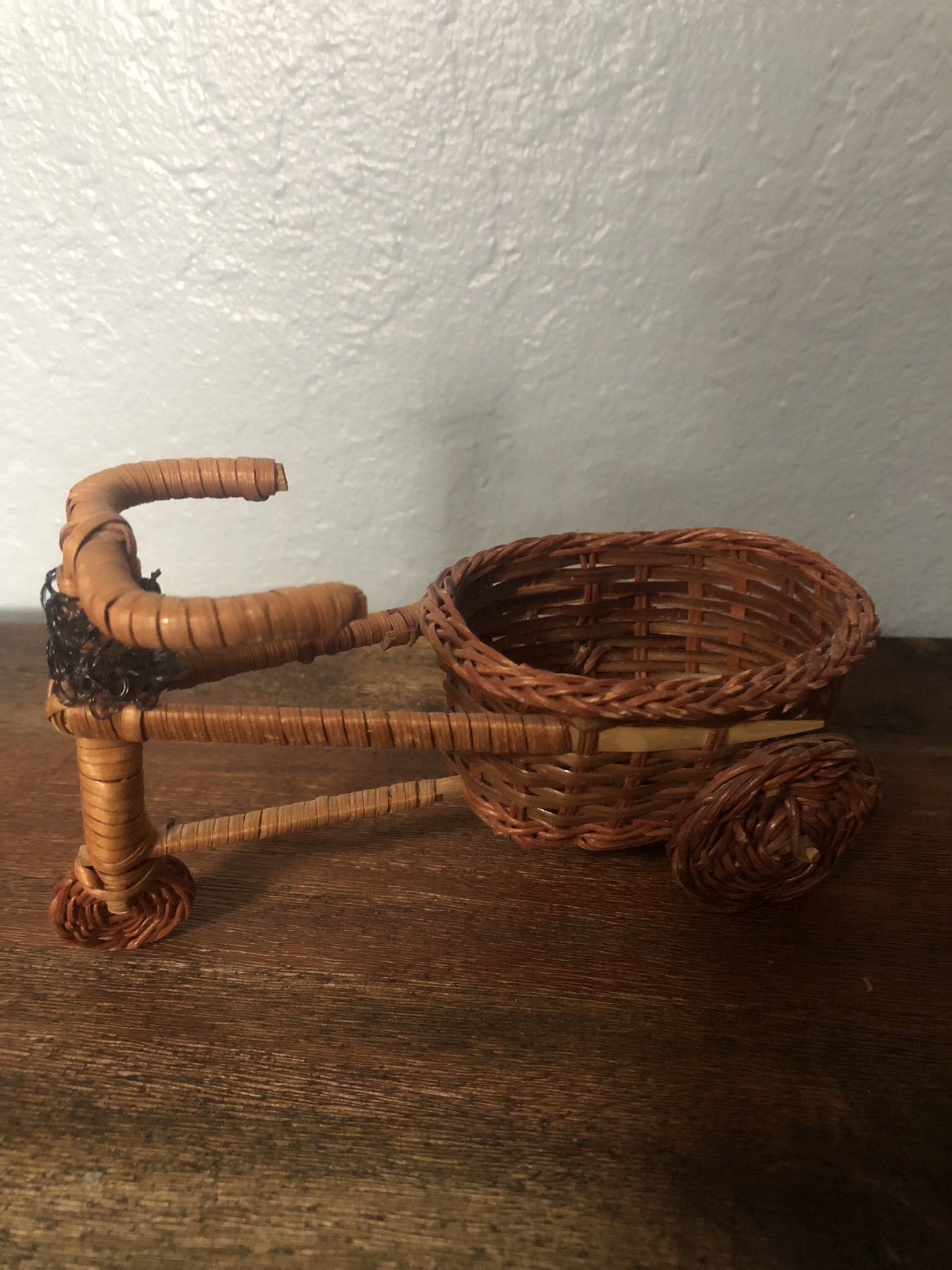 Rattan Tricycle Table Basket