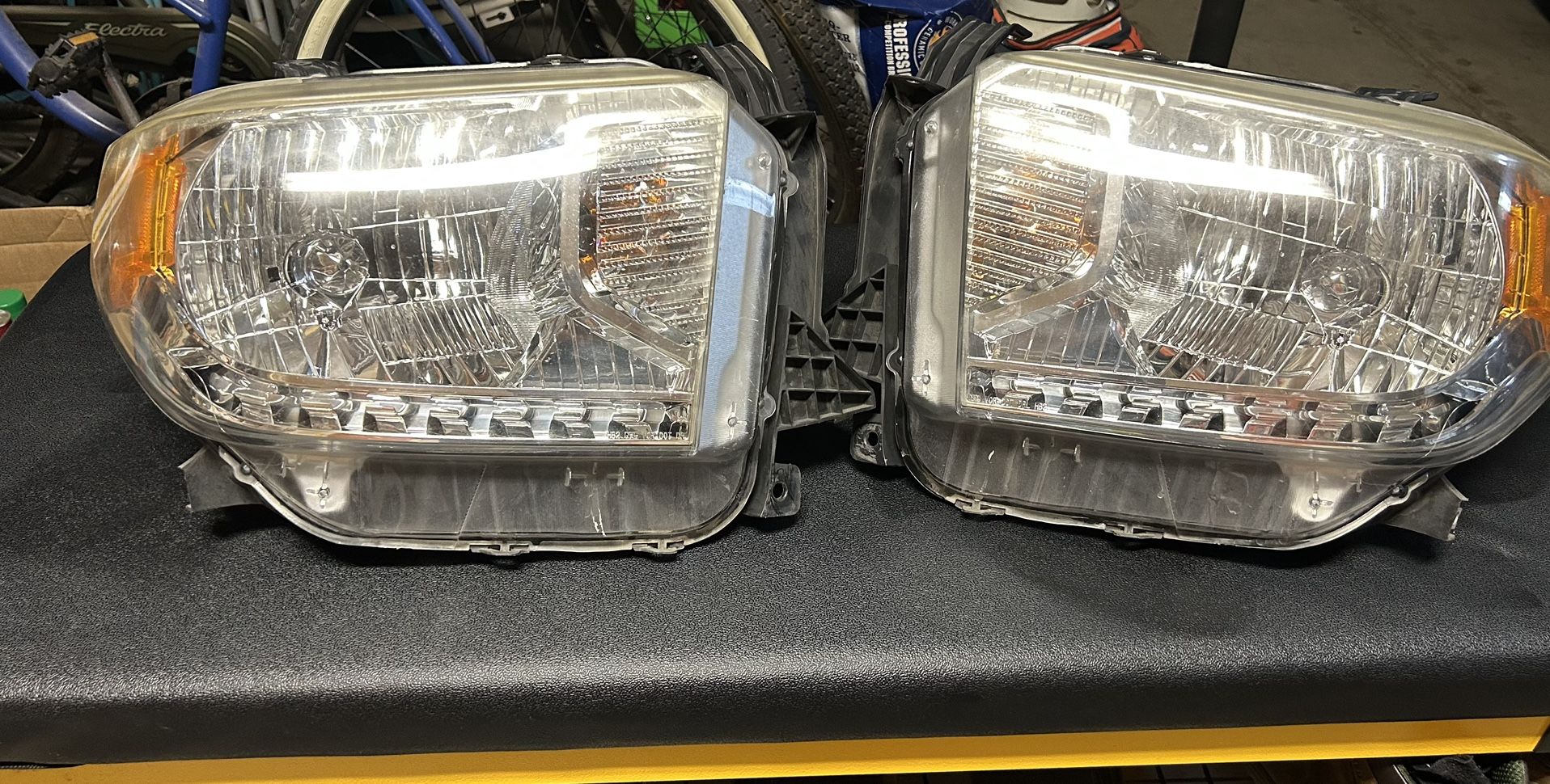 2014-2021 Tundra Headlights