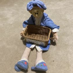 women wicker basket good for bathroom or shower room decor need little clean 