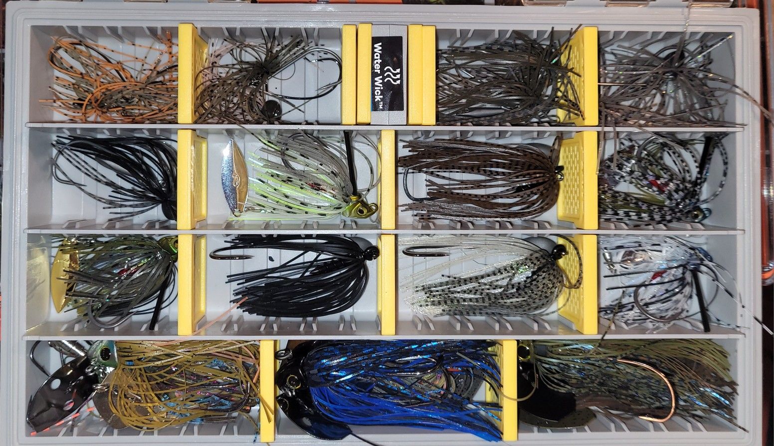 Weedless Swim Jigs & Picasso Lures Chatter Baits - 24 Items