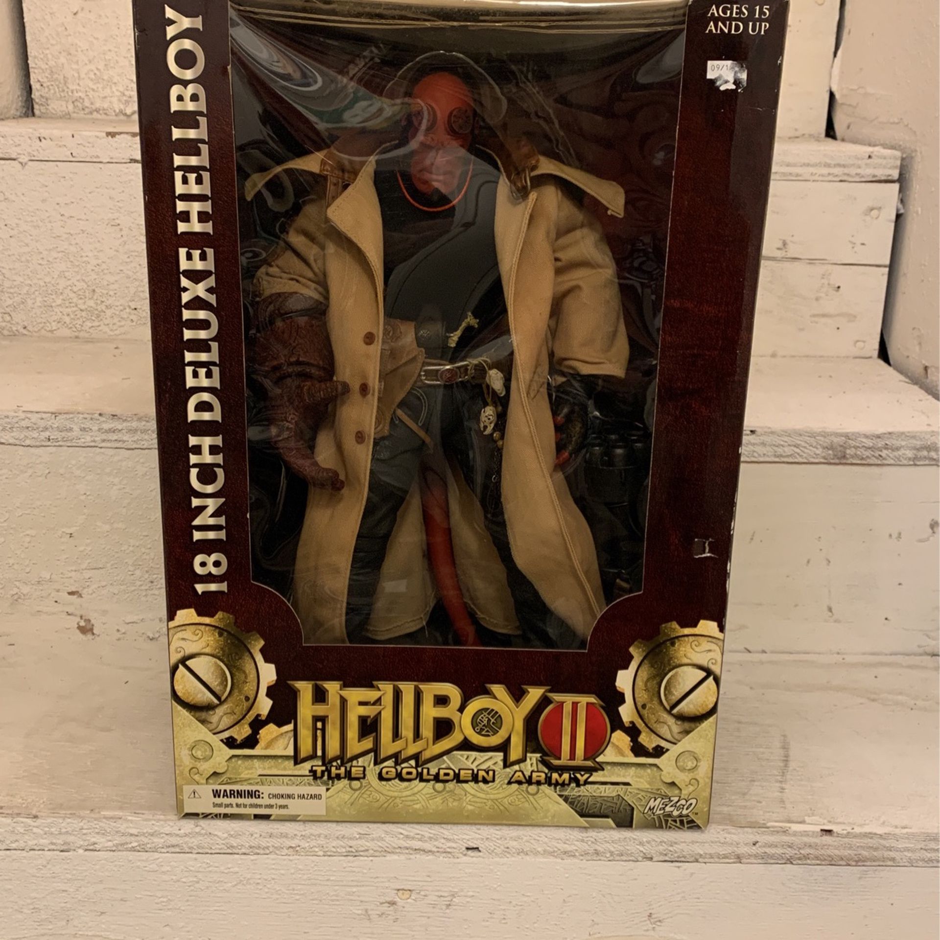 Mezco Toys Hellboy 2 18 Inch Deluxe Figure