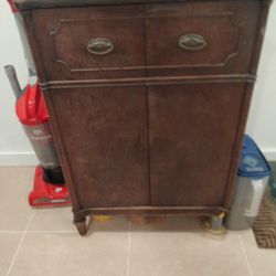 Gorgeous Antique Cabinet w/original hardware