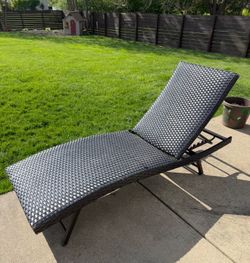 BROWN ESPRESSO RATTAN LOUNGER OUTDOORS