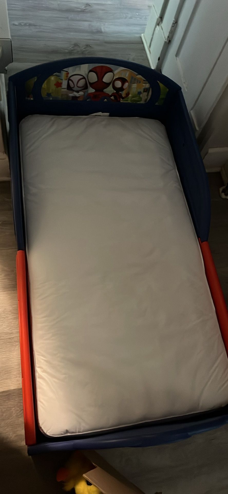Toddler bed