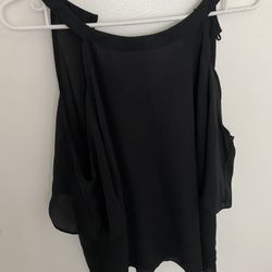 Cut Off Shoulder 