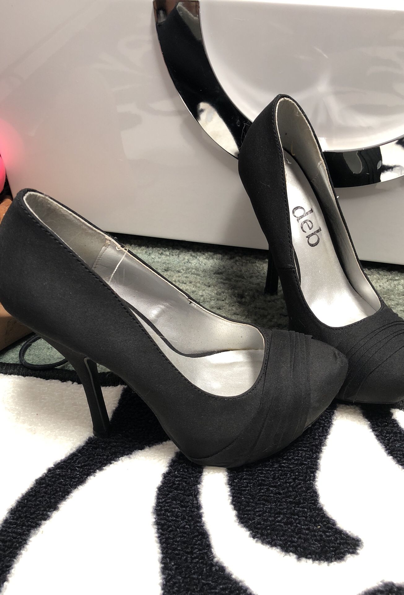 Black heels size 7