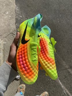 Nike Magista