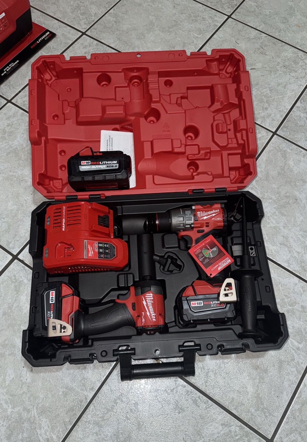 Milwaukee Sets Of Drills With Rapid Charger &6.0 Battery 