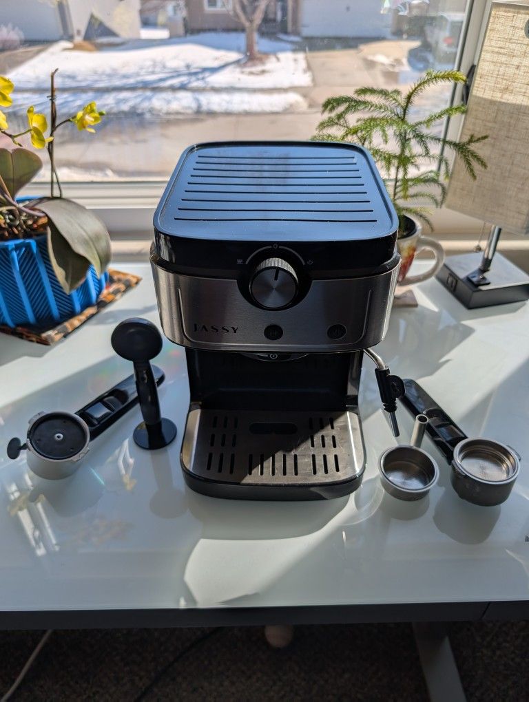 20 Bar Expresso Maker w/ Coffee Pod Organizer